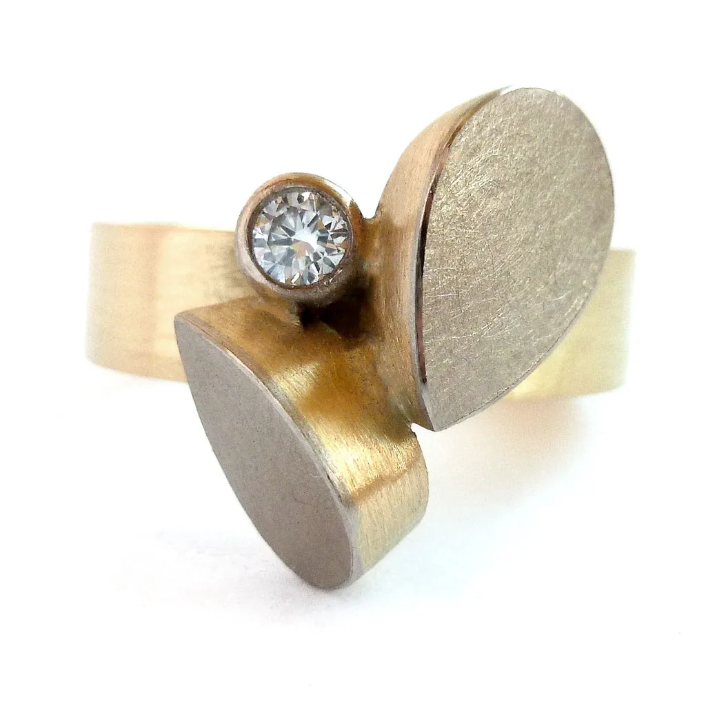 18ct contemporary yellow gold and diamond ring