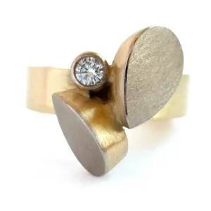 18ct contemporary yellow gold and diamond ring