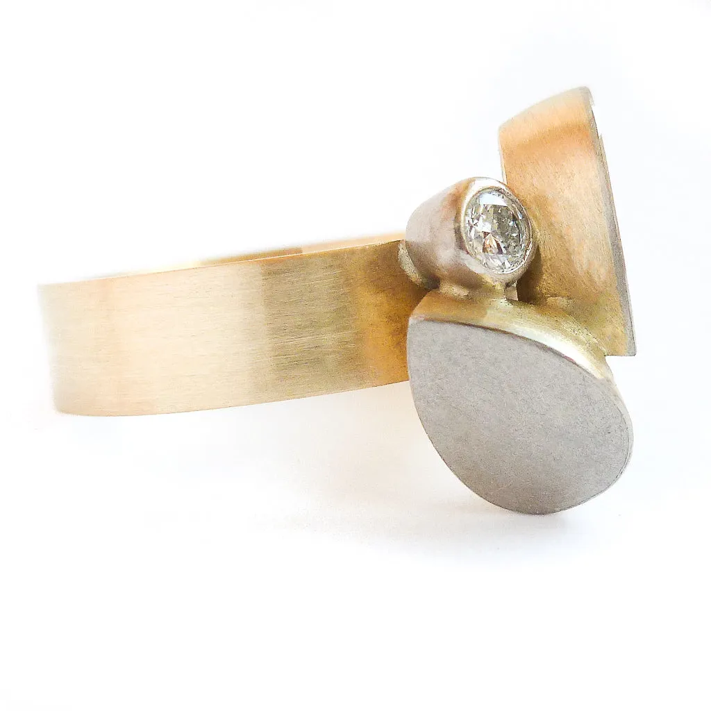 18ct contemporary yellow gold and diamond ring