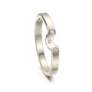 Diamond Arch Wedding Band in 18ct White Gold (DR0179)
