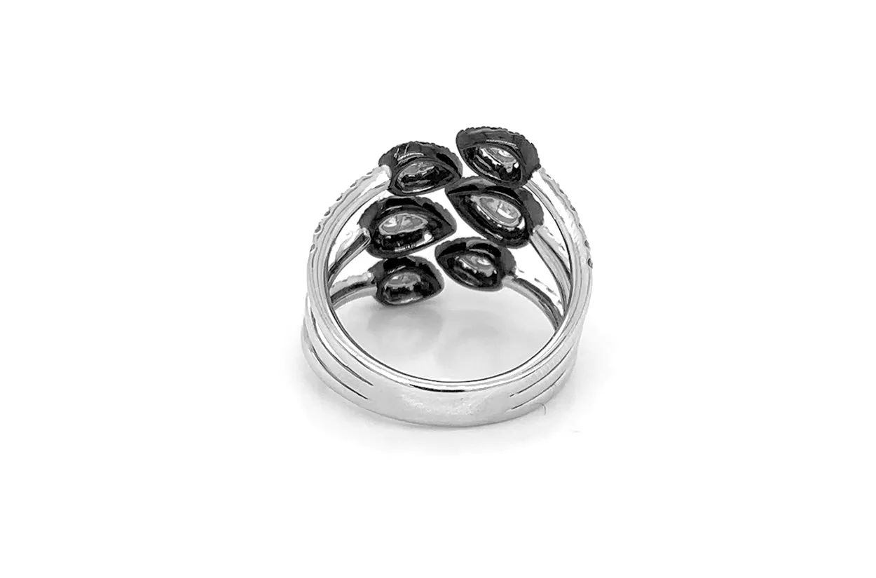 Ring 18kt Gold Nature Inspire Black & White Diamonds