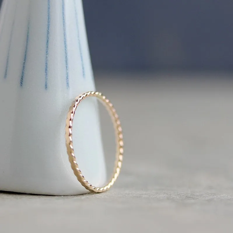 Simple Twist Band