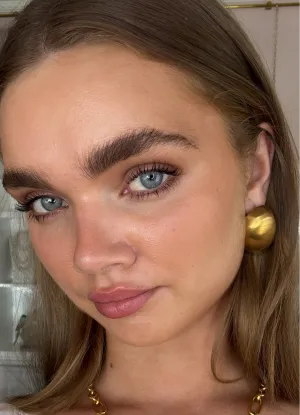 Statement Gold Stud: The Lydia